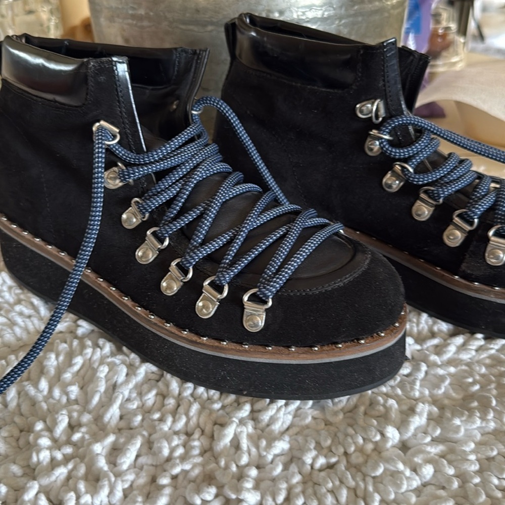 Free People black ankle boo Sz 39 very good condition worn once